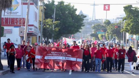 Sector Salud realiza marcha para conmemorar el día mundial de la Lucha contra el VIH/SIDA