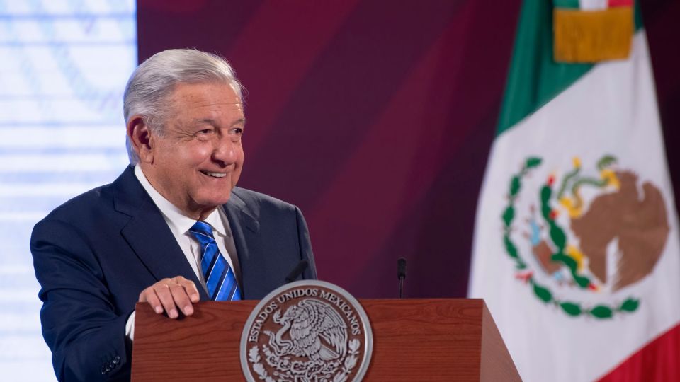 Empresas no deben comprometer abasto de agua para uso doméstico: AMLO