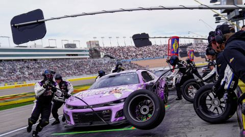 Gran fin de semana para los mexicanos en el automovilismo con podio de Checo Peréz y O´Ward, más top 10 de Suárez