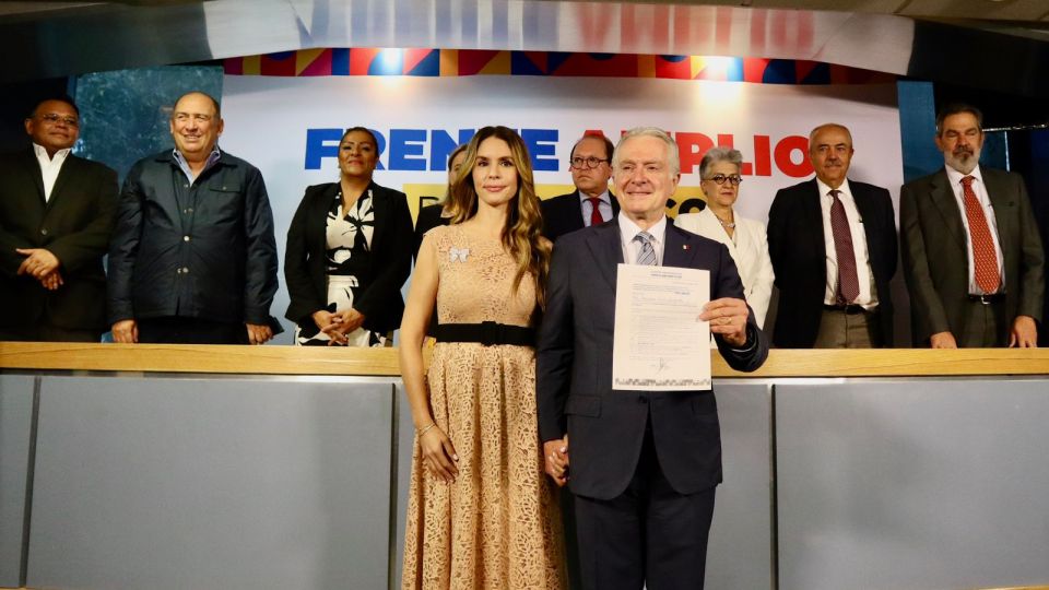 Xóchitl Gálvez y Santiago Creel se registran como aspirantes a la candidatura de "Va por México"