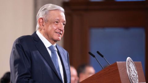 AMLO invita a ver conferencias de la presentación de libros de texto gratuitos