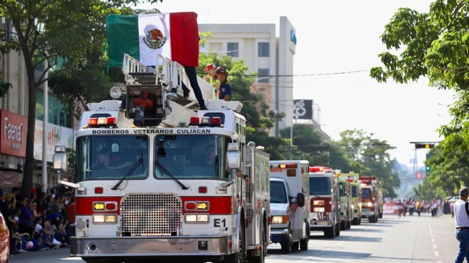 Realizan en Culiacán tradicional desfile cívico militar por el 113 Aniversario de la Revolución Mexicana