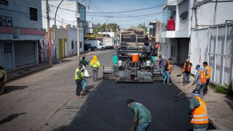 Se realizan en Culiacán trabajos de reencarpetado en la avenida Nicolás Bravo