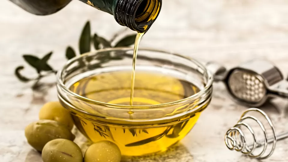 Profeco analiza aceites de oliva y brinda recomendaciones de cómo conservarlo