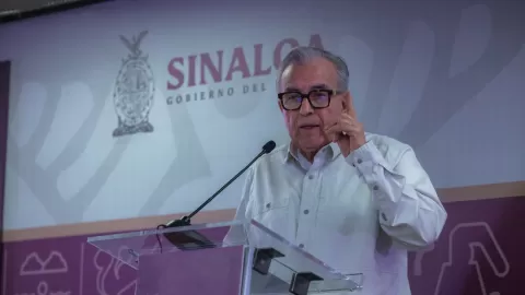 Rocha Moya expresa mensaje a familiares de desaparecidos durante su conferencia semanera