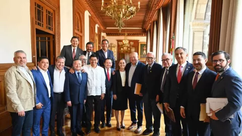 Asistió Rocha Moya a reunión con la presidenta Claudia Sheinbaum, para ver avances del IMSS Bienestar
