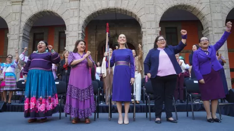 Presidenta Claudia Sheinbaum presenta 10 acciones a favor de las mujeres en el marco del 8M