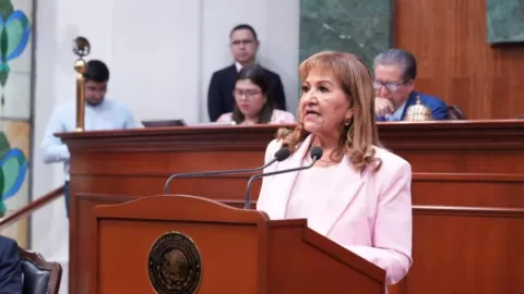 “Su dolor nos duele, pero también nos inspira y nos compromete”: Dip. Guerra Ochoa al reconocer a María Isabel Cruz