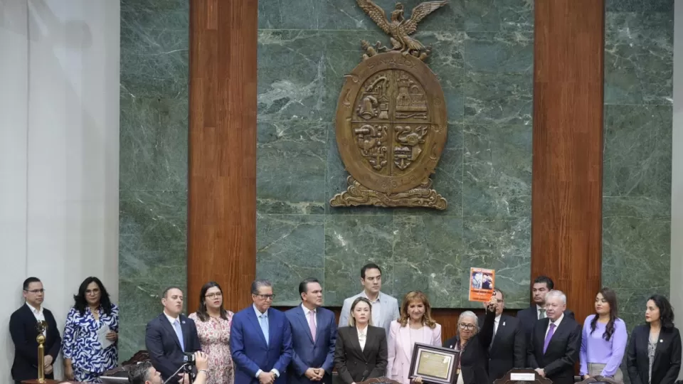 Entrega Congreso del Estado premio “Norma Corona” a la rastreadora María Isabel Cruz