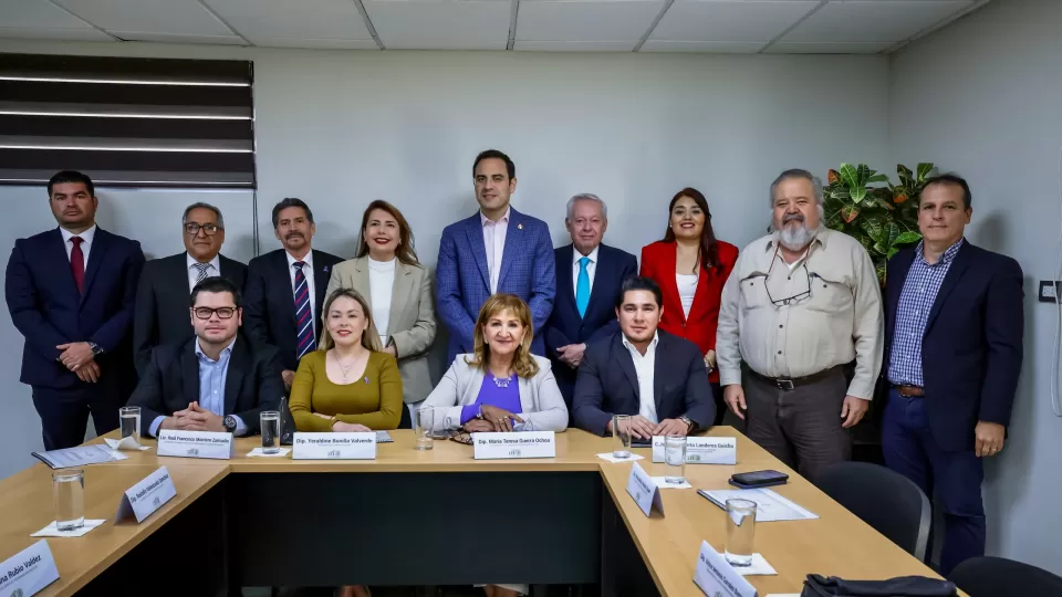 Presentan ante Diputados, avances del crédito por 2,300 mdp y licitación del programa de obras