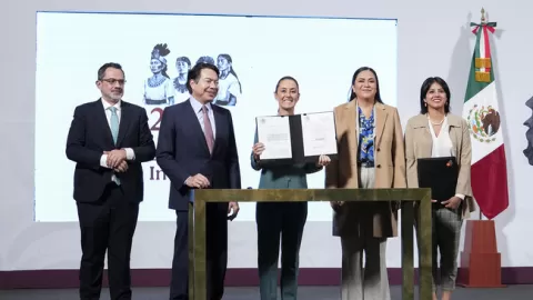 Presidenta firmó decreto para publicar en el DOF reformas en defensa del maíz mexicano
