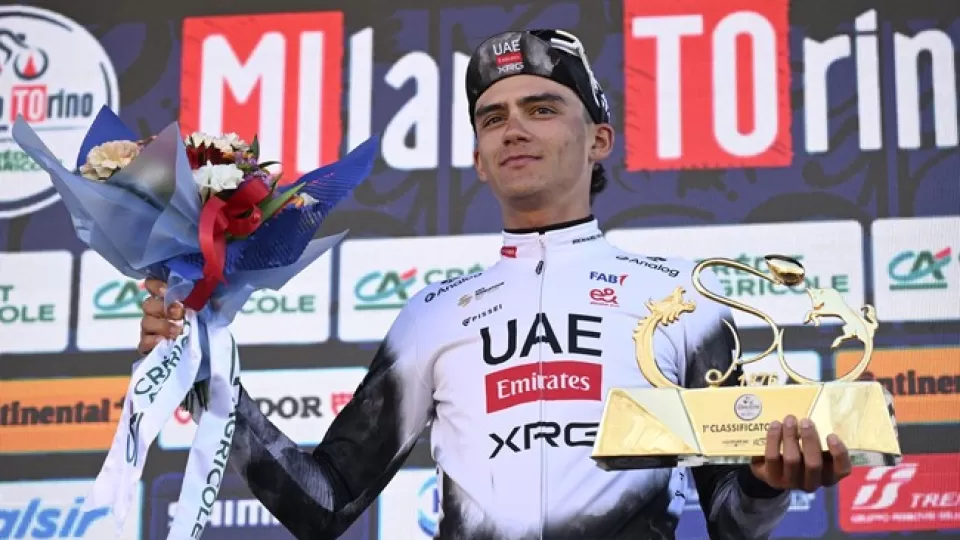 Isaac del Toro, primer ciclista mexicano en ganar la Milán-Turín en su edición 106
