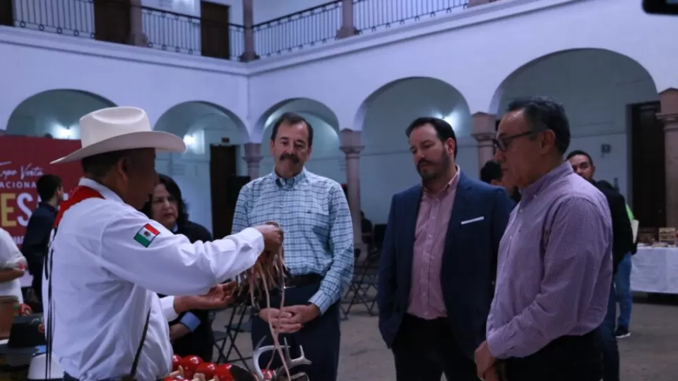 Realizan expo venta artesanal por el Día del Artesano, en el MASIN