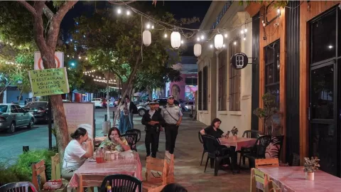 Lanzan "Vamos Pal' Barrio", para incentivar la reactivación de la vida social nocturna del Paseo del Ángel en Culiacán