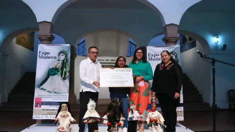 María Victoria Mora Laurean gana el Primer Concurso de Muñeca Artesanal