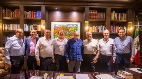 Rocha Moya recibió a inversionistas canadienses de la empresa Oroco Resources