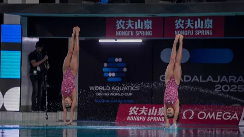 Las clavadistas mexicanas Mía y Lía Cueva son subcampeonas del mundo en trampolín sincronizado