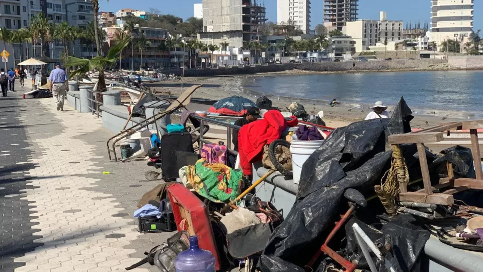 Limpian Playa Norte en Mazatlán para recibir a locales y turistas durante Semana Santa