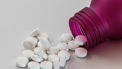 Autorizan 310 insumos para la salud, entre los que destacan ensayos de posibles tratamientos oncológicos