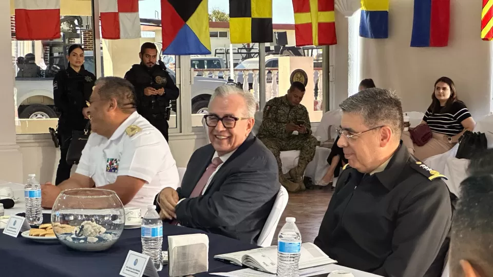 El Gobernador Rocha Moya encabezó reunión de seguridad desde Mazatlán