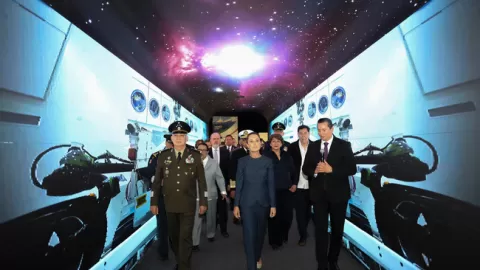 Inauguró Claudia Sheinbaum Feria Aeroespacial México 2025