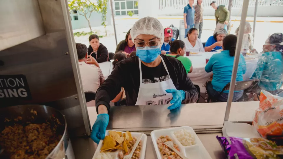 Cocina movil del DIF Sinaloa estuvo en el nuevo Hospital General de Culiacán