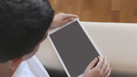 Conoce los riesgos a los que se exponen los niños al instalar aplicaciones de juegos en dispositivos móviles