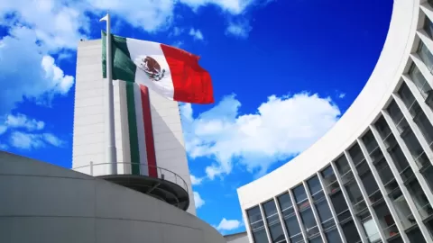 Senado recibe minuta para garantizar que el salario no pueda ser remplazado por propinas
