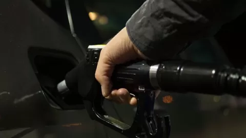 El precio de gasolina regular está por debajo de 24 pesos por litro en todo el país: Profeco