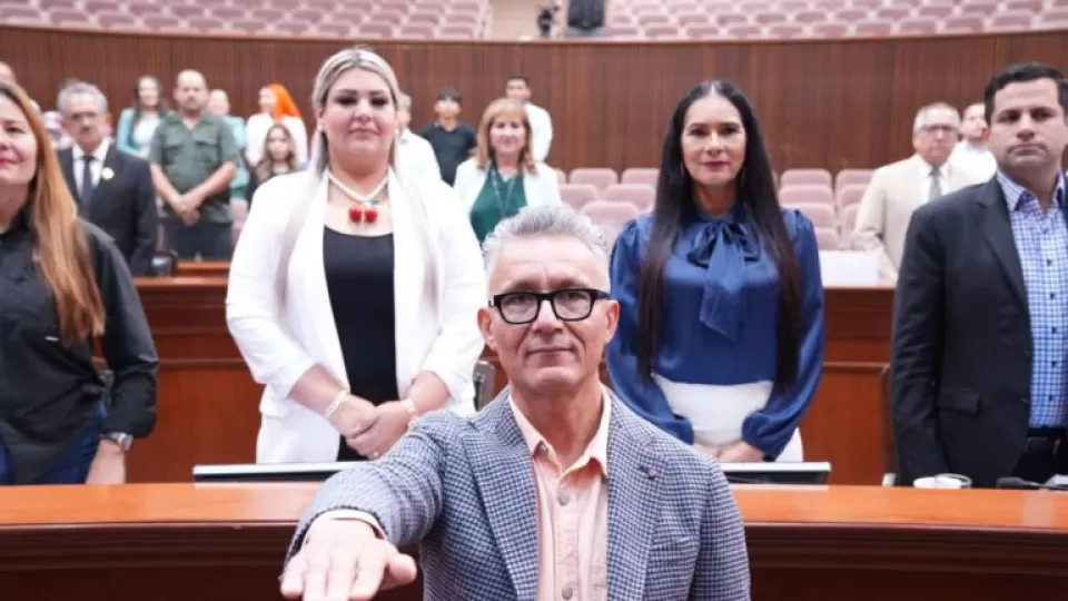 Nombran a Juan Carlos Beltrán como nuevo Director de Asuntos Jurídicos y Proceso Legislativo del Congreso del Estado