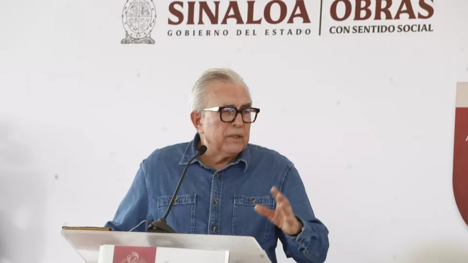 Gobernador dio el banderazo de inicio para la pavimentación de la carretera de Baymena, en el municipio de Choix