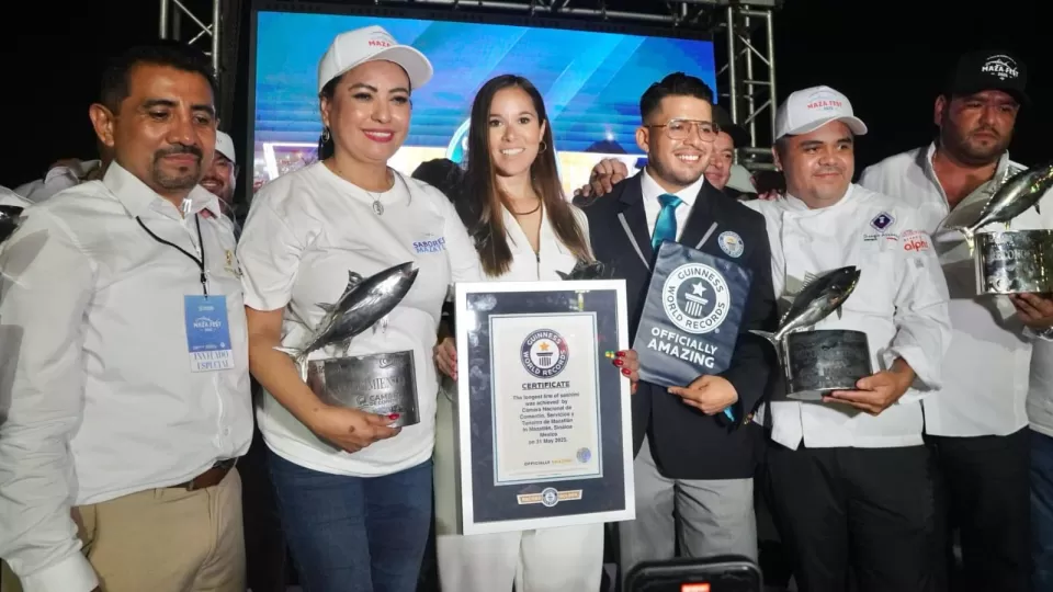 Mazatlán logró el Récord Guinness del sashimi más largo del mundo