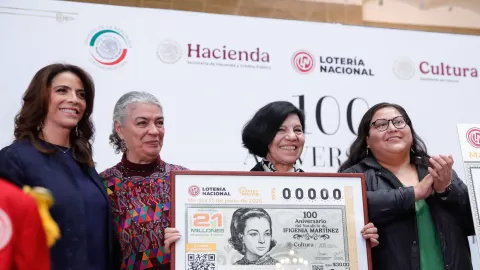Develan Billete de Lotería con motivo del 100 Aniversario del Natalicio de Ifigenia Martínez Hernández