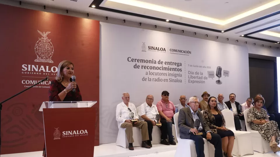 Reconocen a 12 locutores insignia de la radiodifusión sinaloense