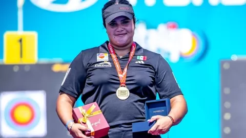 La mexicana Maya Becerra es la mejor del mundo en arco compuesto