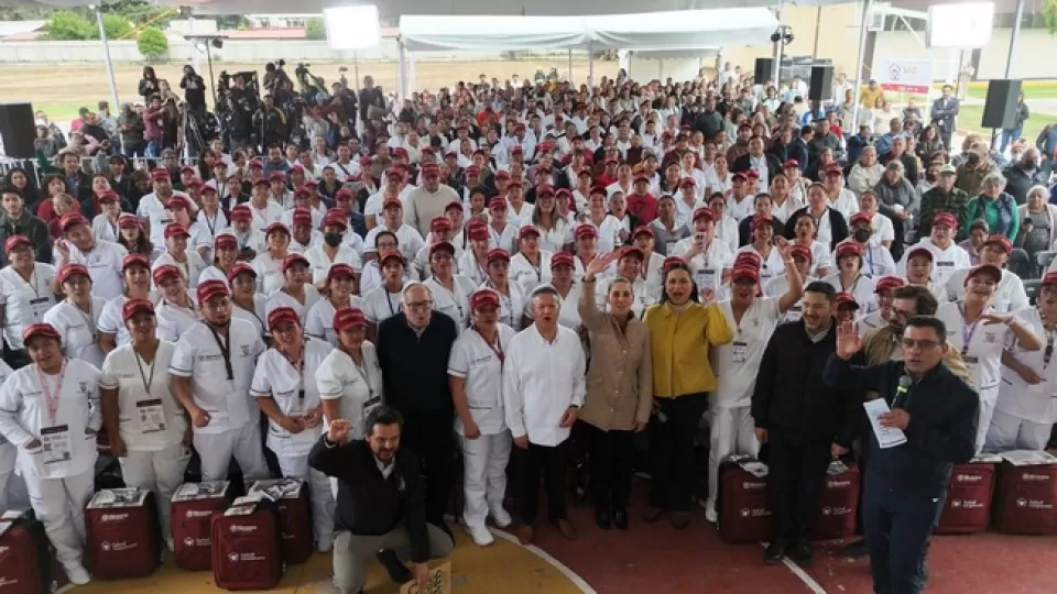 Salud Casa por Casa surge para dar a personas adultas mayores y con discapacidad acceso a la salud: Sheinbaum