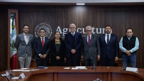 Rocha Moya se reúne con el secretario de Agricultura Federal Julio Berdegué Sacristán