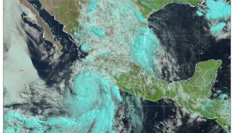 Flossie ahora ya es huracán categoría 2 en la escala Saffir-Simpson