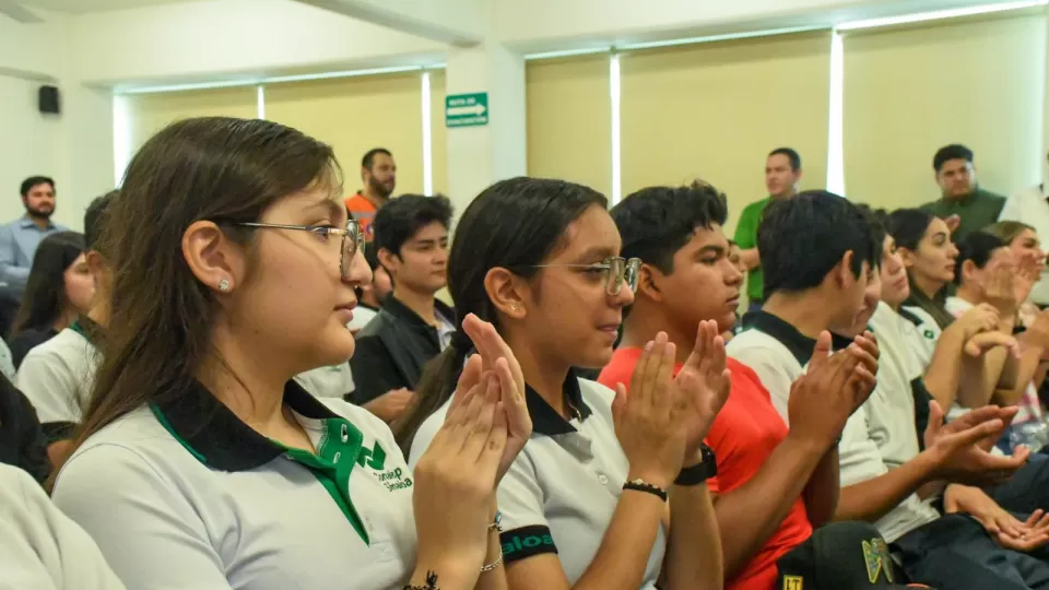 1300 estudiantes de Conalep Sinaloa reciben constancia del programa de educación y seguridad vial