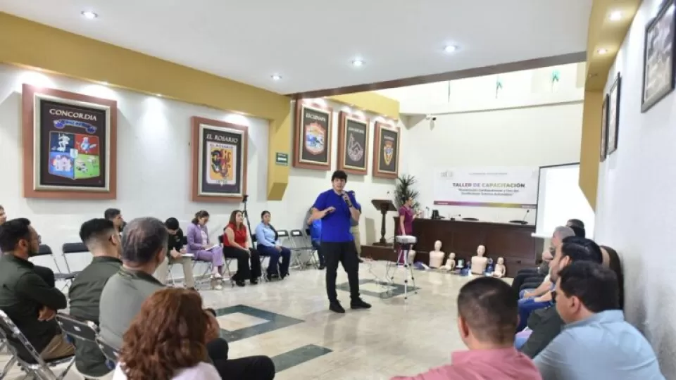 Congreso del Estado recibe capacitación sobre reanimación cardiopulmonar y uso del desfibrilador externo automático