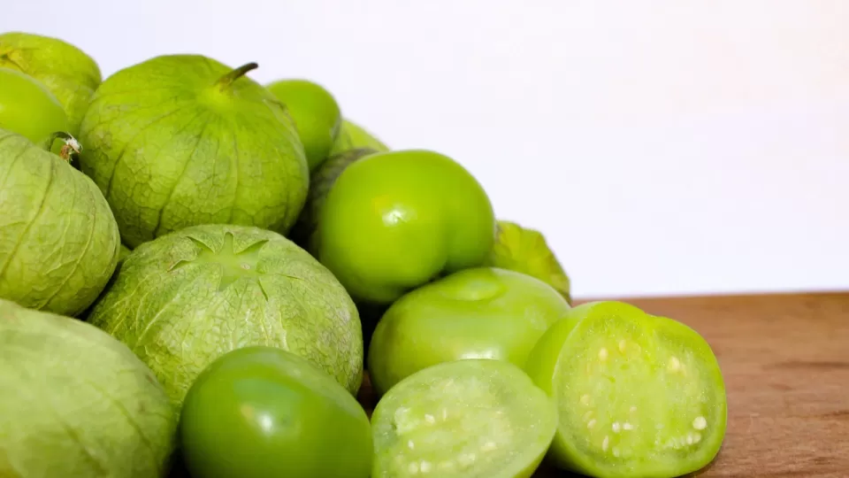 Tomatillo, también conocido como tomate verde: sabroso, nutritivo y hasta medicinal