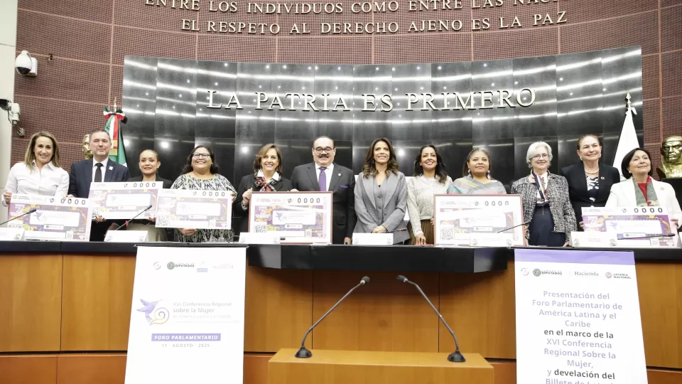 Presentan Billete de Lotería para conmemorar XVI Conferencia Regional sobre la Mujer