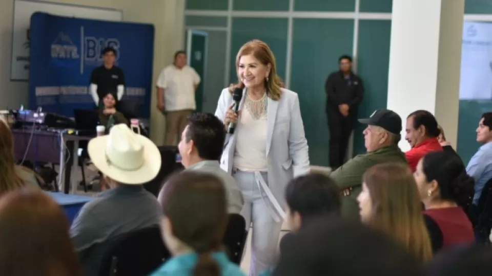 En su visita a la Universidad Politécnica del Mar y la Sierra, diputada Teresa Guerra reconoce a la juventud como motor