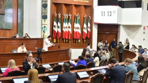 Congreso da lectura a dictamen que obliga designar a regidor o regidora para defensa de animales