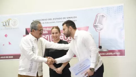Julio César Valdez gana concurso estatal de oratoria “Juan Escutia”