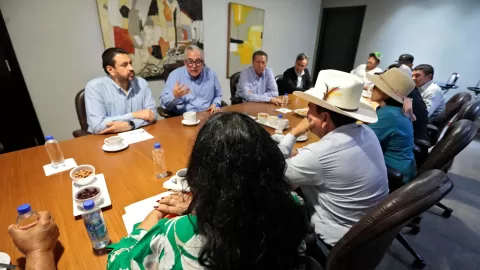 Prioritario se genere un esquema estable de comercialización del maíz, declara gobernador Rocha Moya