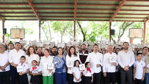 Regresaron a las aulas más de 586 mil niñas y niños de Educación Básica en Sinaloa