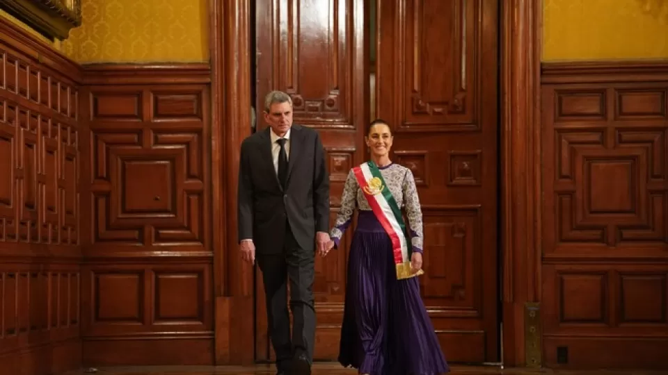 Presidenta Claudia Sheinbaum encabezó la ceremonia del Grito de Independencia; primera mujer en la historia de México