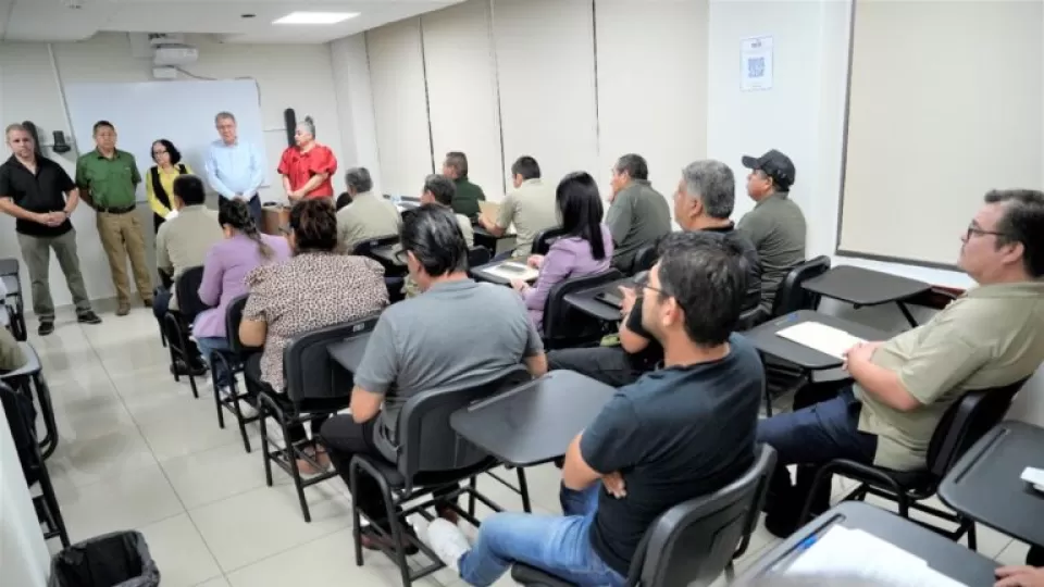 Congreso brinda capacitación de protección de bienes y personas a su personal de vigilancia