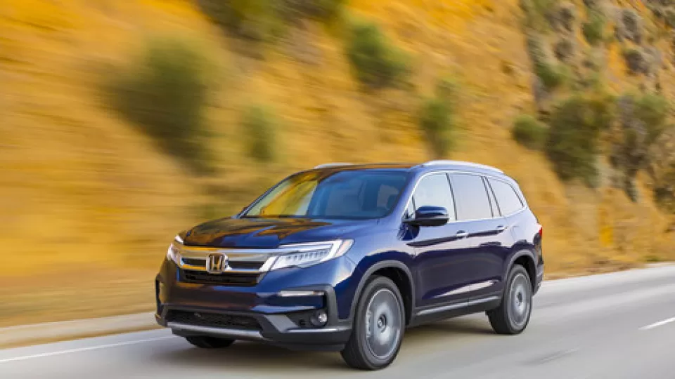 Profeco alerta por fallo en mil 375 vehículos Honda y Acura